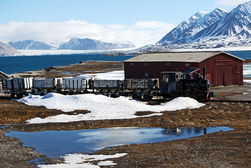 CRUCEROS NY ALESUND SVALBARD SPITSBERGEN NORUEGA GLACIARES NORUEGA CRUCEROS EXPLORACION NORTE DE EUROPA CRUCEROS EXPLORACION FIORDOS NORUEGOS CRUCEROS DIFERENTES